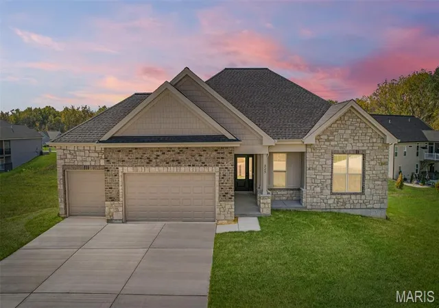1st image of 96 Fiddlers Close #96 STB, Washington, MO 63090 | MLS# MIS25071023