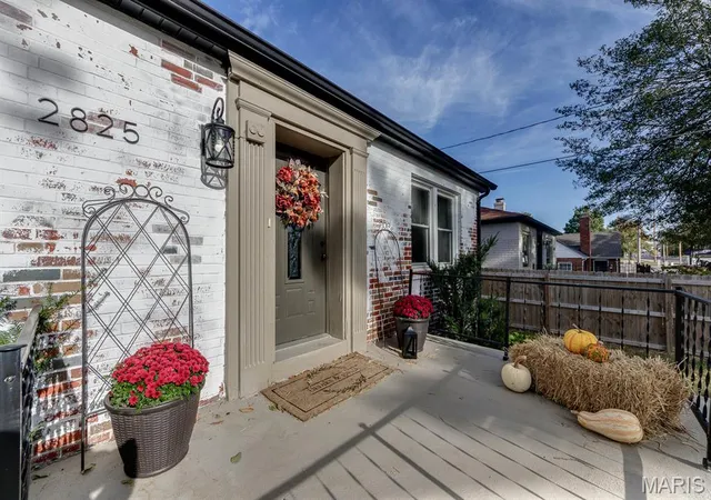 Photo 1 of Single Family Residence at 2825 Telegraph Rd, Saint Louis, MO 63125 | MLS# MIS25071161 |  | Sold on 2026-02-03