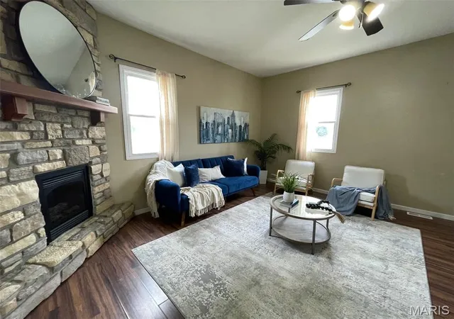 Photo 3 of Single family home for sale at 889 N 1St St, Breese, IL 62230 | MLS# MIS25071373 | Listing updated on 2026-08-24