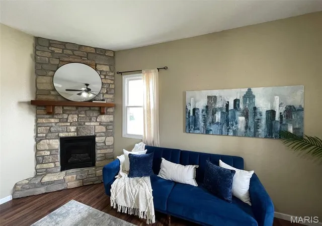 Photo 4 of Single family home for sale at 889 N 1St St, Breese, IL 62230 | MLS# MIS25071373 | Listing updated on 2026-08-24
