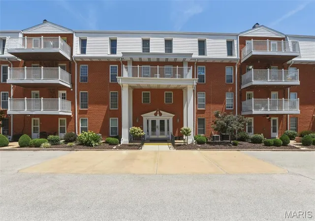1st image of 14443 Bantry Ln #16, Chesterfield, MO 63017 | MLS# MIS25071704