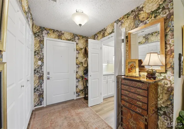 3rd image of 14443 Bantry Ln #16, Chesterfield, MO 63017 | MLS# MIS25071704