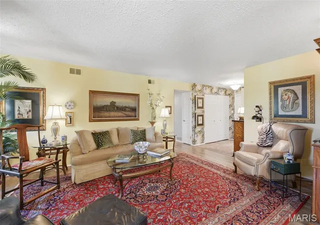 4th image of 14443 Bantry Ln #16, Chesterfield, MO 63017 | MLS# MIS25071704