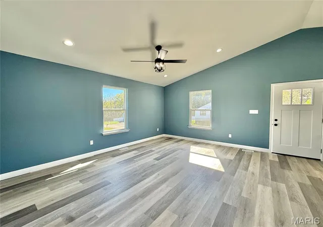 Photo 4 of Single family home for sale at 563 Calvey Hts Ct, Robertsville, MO 63072 | MLS# MIS25071953 | Listing updated on 2026-10-29