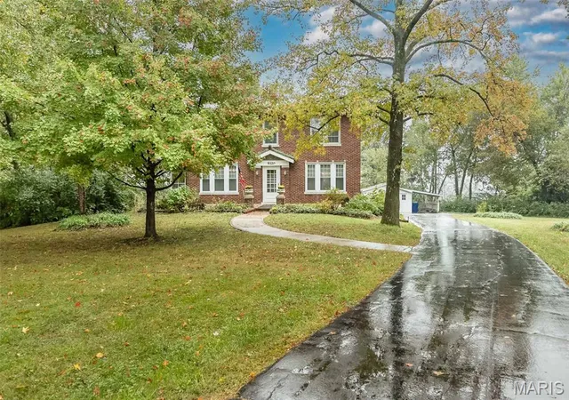 Photo 3 of Single family home for sale at 9320 Lincoln Dr, Saint Louis, MO 63127 | MLS# MIS25072395 | Listing updated on 2026-09-21