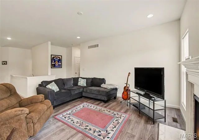 Photo 3 of Single family home for sale at 14 Stone Brg Dr, Moscow Mills, MO 63362 | MLS# MIS25072437 | Listing updated on 2026-09-27