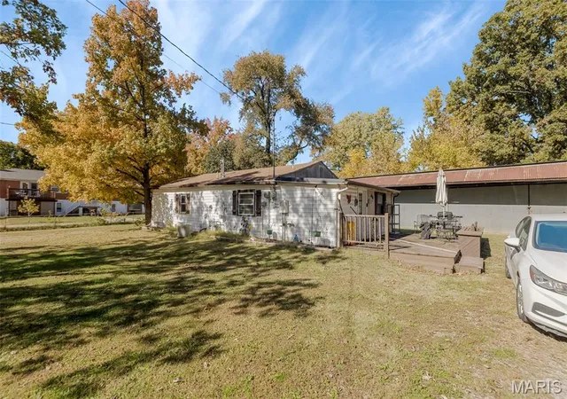 Homes for sale in Belleville, IL | 2264 W Frank Scott Pkwy, Belleville, IL 62223 | MLS# MIS25072625