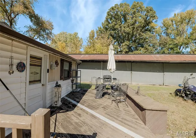 Homes for sale in Belleville, IL | 2264 W Frank Scott Pkwy, Belleville, IL 62223 | MLS# MIS25072625