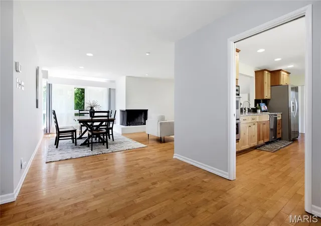 Photo 3 of Single family home for sale at 15 Ladue Rdg, Saint Louis, MO 63124 | MLS# MIS25072817 | Listing updated on 2026-08-31