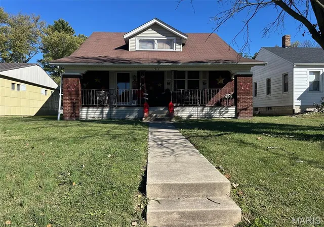 Photo 3 of Single family home for sale at 7813 W Main St, Belleville, IL 62223 | MLS# MIS25072996 | Listing updated on 2026-09-21