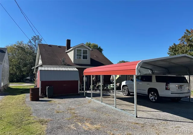 Photo 3 of Single family home for sale at 7813 W Main St, Belleville, IL 62223 | MLS# MIS25072996 | Listing updated on 2026-10-01