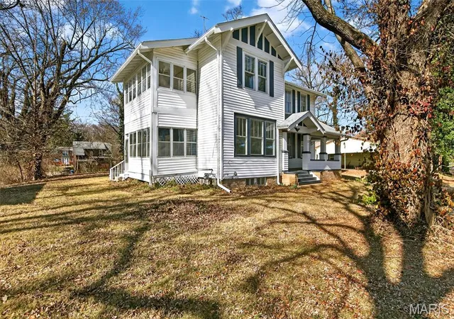 2nd image of 11 Miller Pl, Saint Louis, MO 63135 | MLS# MIS25073159