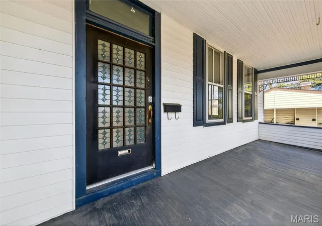 Photo 3 of Single family home for sale at 11 Miller Pl, Saint Louis, MO 63135 | MLS# MIS25073159 | Listing updated on 2026-08-17