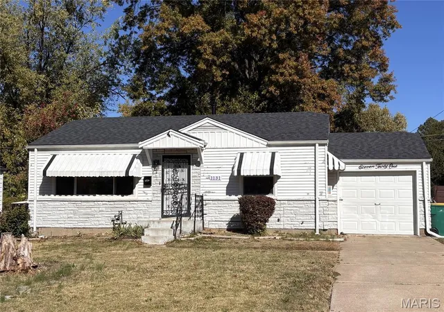 Homes for sale in Saint Louis, MO | 1131 Darr Dr, Saint Louis, MO 63137 | MLS# MIS25073539