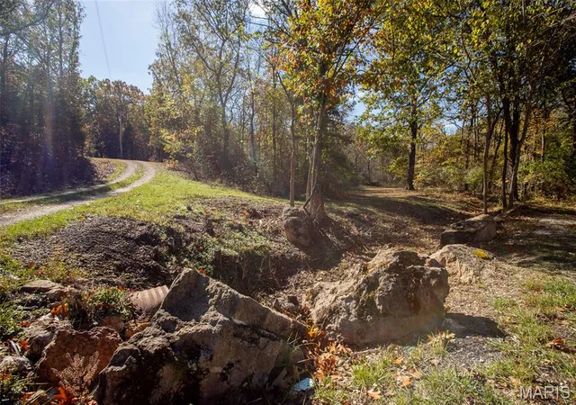 Photo 3 of Single family home for sale at 207 Good News Ln, Cuba, MO 65453 | MLS# MIS25073569 | Listing updated on 2026-09-01