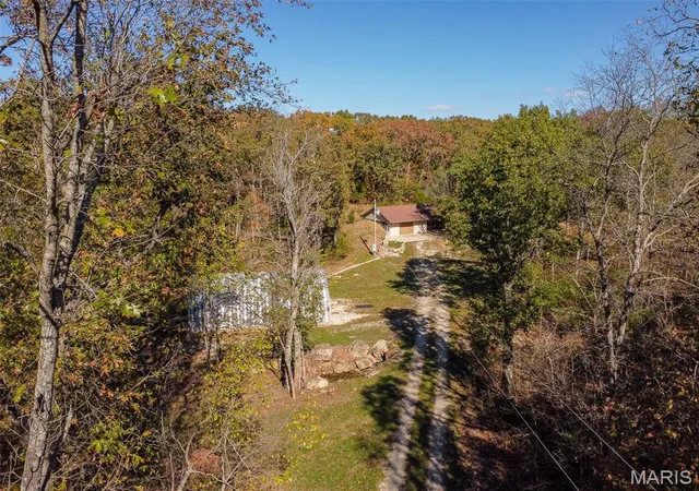 Photo 3 of Single family home for sale at 207 Good News Ln, Cuba, MO 65453 | MLS# MIS25073569 | Listing updated on 2026-09-01