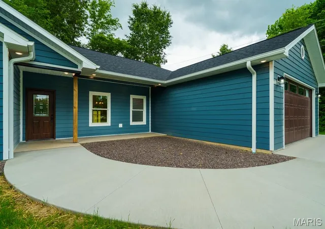 Homes for sale in St James, MO | 600 Christine Ave, St James, MO 65559 | MLS# MIS25073765