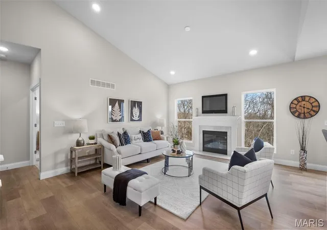 Photo 2 of Single family home for sale at 1 Rockport @ Pinckney Ridge, Warrenton, MO 63383 | MLS# MIS25074703 | Listing updated on 2026-09-20