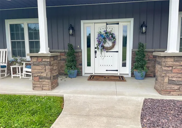 Photo 2 of Single Family Residence at 18428 Lake Circle Dr, Dexter, MO 63841 | MLS# MIS25074811 |  | Sold on 2025-12-15