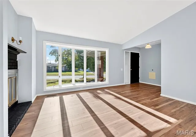 Photo 4 of Single family home for sale at 1565 Aintree Dr, Florissant, MO 63033 | MLS# MIS25075007 | Listing updated on 2026-08-31