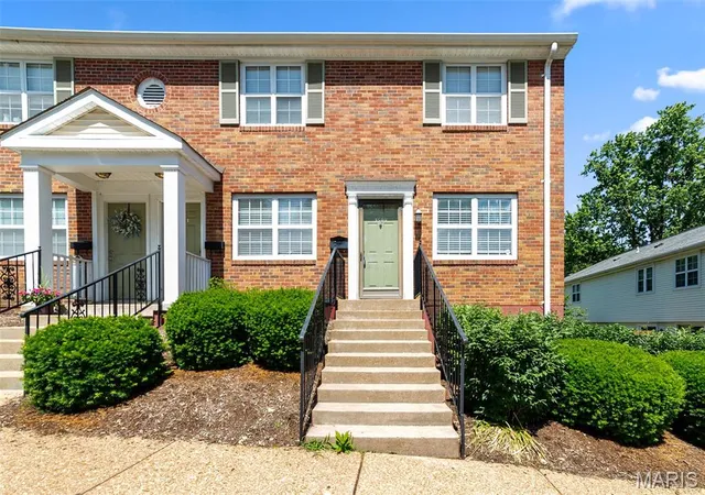 1st image of 1509 Swallow Dr, Saint Louis, MO 63144 | MLS# MIS25075133