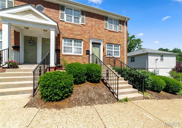 3rd image of 1509 Swallow Dr, Saint Louis, MO 63144 | MLS# MIS25075133