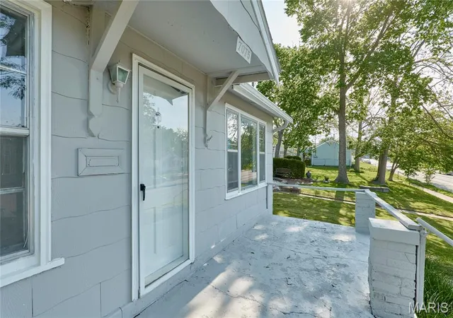Photo 3 of Single family home for sale at 7075 Lansdowne Ave, St Louis, MO 63109 | MLS# MIS25075141 | Listing updated on 2026-09-07