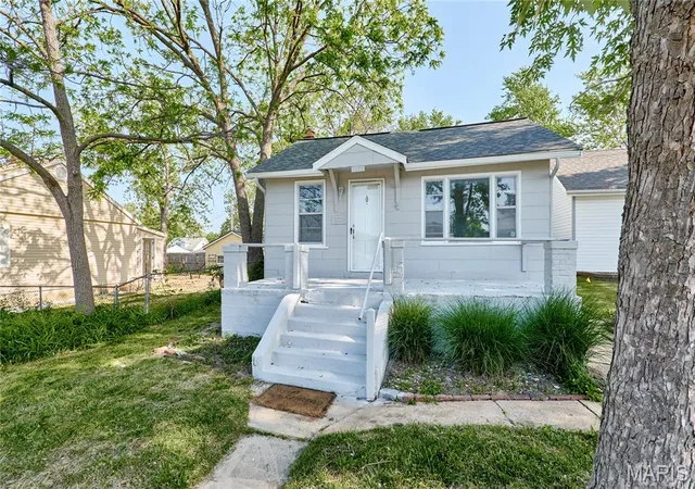 Photo 3 of Single family home for sale at 7075 Lansdowne Ave, St Louis, MO 63109 | MLS# MIS25075141 | Listing updated on 2026-10-21