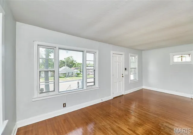 Photo 3 of Single family home for sale at 7075 Lansdowne Ave, St Louis, MO 63109 | MLS# MIS25075141 | Listing updated on 2026-10-05