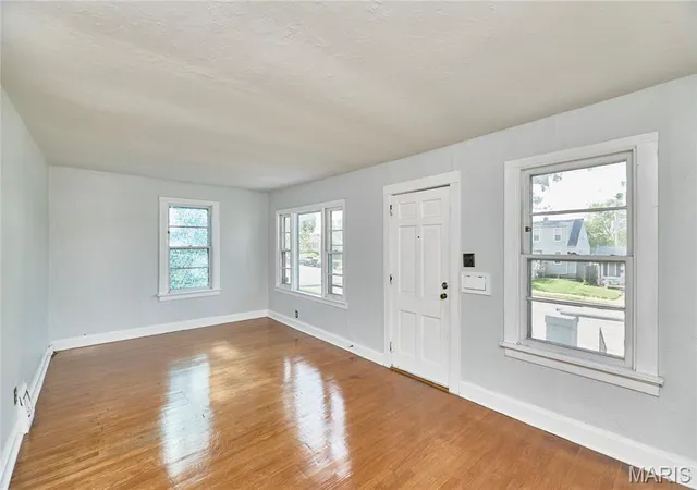 Photo 4 of Single family home for sale at 7075 Lansdowne Ave, St Louis, MO 63109 | MLS# MIS25075141 | Listing updated on 2026-10-28