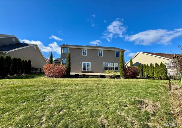 Photo 2 of Single family home for sale at 84 S Ridgewynd Ct, Lake Saint Louis, MO 63367 | MLS# MIS25075397 | Listing updated on 2026-10-02