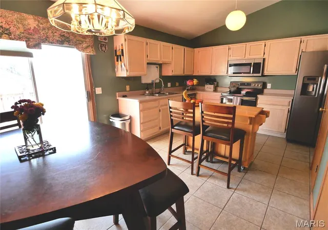 Photo 2 of Single Family Residence at 1681 Chapman Ct, Saint Charles, MO 63303 | MLS# MIS25075408 |  | Sold on 2026-01-23