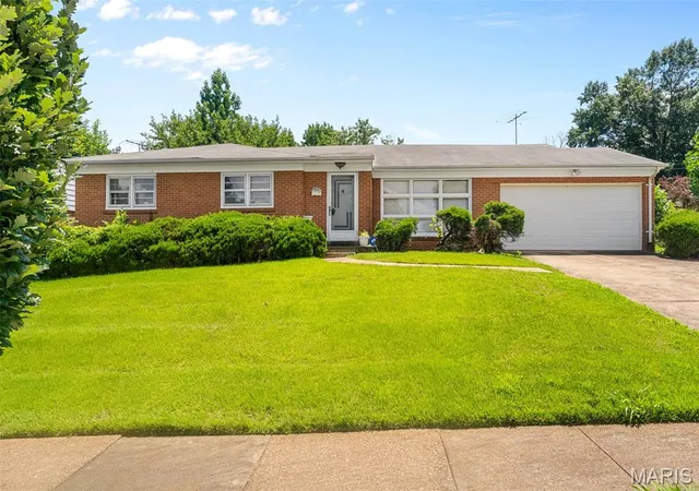Homes for sale in University City, MO | 7958 Glenside Pl, University City, MO 63130 | MLS# MIS25075816