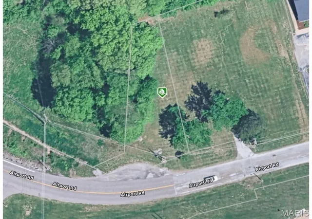 Photo 2 of Sale Pending at 1087 Airport, Festus, MO 63028 | MLS# MIS25076321 | Listing updated on 2026-09-23