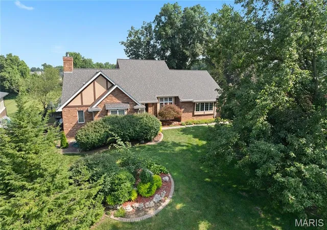 2nd image of 46 Matterhorn Dr, Glen Carbon, IL 62034 | MLS# MIS25076537