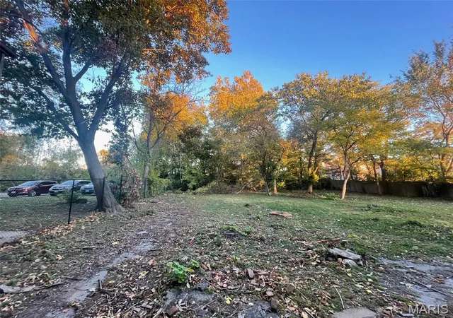 Photo 3 of Single family home for sale at 1524 Mccausland Ave, Saint Louis, MO 63117 | MLS# MIS25076540 | Listing updated on 2025-11-14