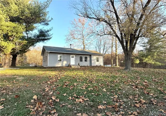 Photo 1 of Single family home for sale at 296 White Rd, Montgomery City, MO 63361 | MLS# MIS25076691 | Listing updated on 2026-02-04
