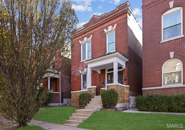 Single family home for sale at 2642 Accomac St, Saint Louis, MO 63104 | MLS# MIS25076807 | Listing updated on 2026-03-01