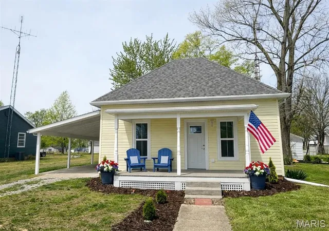 1st image of 113 E Maple St, Brownstown, IL 62418 | MLS# MIS25077668