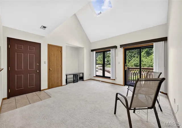 Listing Photo 4 - Condo for sale in building located at 5162 Holw Wood Ct, St Louis, MO 63128 - Unit #D