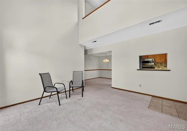Listing Photo 5 - Condo for sale in building located at 5162 Holw Wood Ct, St Louis, MO 63128 - Unit #D