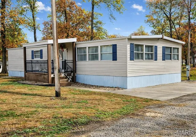 Photo 1 of Manufactured home for sale at 1106 Harrison Ave, Sandoval, IL 62882 | MLS# MIS25078025 | Listing updated on 2026-08-31