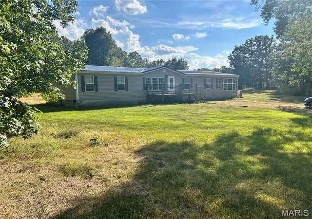 Photo 3 of Manufactured home for sale at 172 Cherryville Rd, Salem, MO 65560 | MLS# MIS25078143 | Listing updated on 2026-09-30