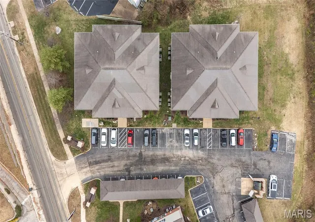 2nd image of 895 Forest Ave, Valley Park, MO 63088