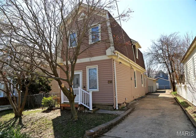 1st image of 4672 Hannover Ave, Saint Louis, MO 63123 | MLS# MIS25078672
