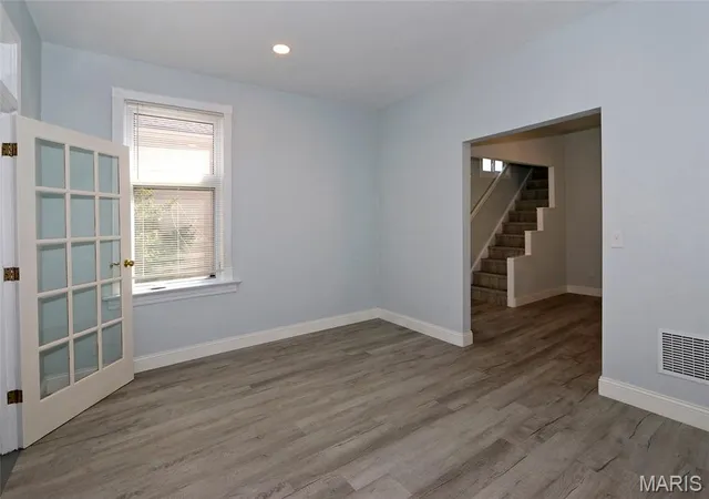 4th image of 4672 Hannover Ave, Saint Louis, MO 63123 | MLS# MIS25078672