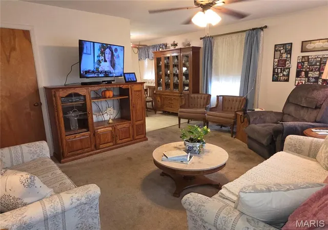 Photo 3 of Sale Pending at 18 Jennine Dr, Belleville, IL 62226 | MLS# MIS25078965 | Listing updated on 2026-02-10