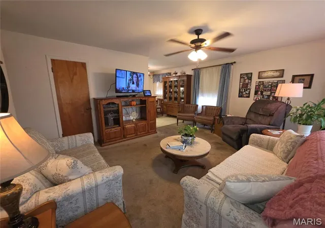 Photo 3 of Sale Pending at 18 Jennine Dr, Belleville, IL 62226 | MLS# MIS25078965 | Listing updated on 2026-02-10
