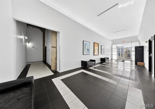 Photo 3 of Condo for sale at 1511 Locust St #410, Saint Louis, MO 63103 | MLS# MIS25079544 | Listing updated on 2026-07-28