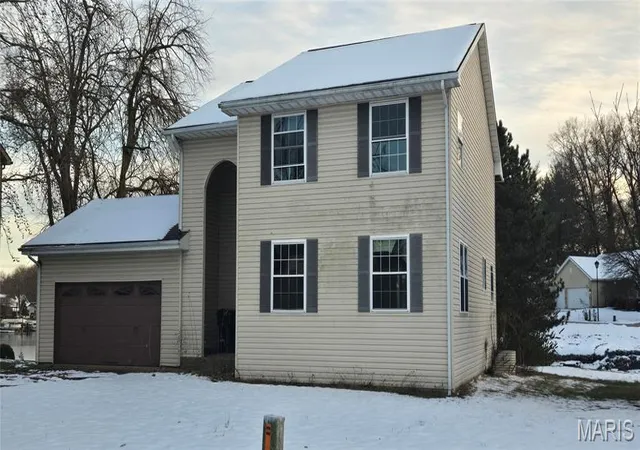 Photo 1 of Single Family Residence at 14 Bayside Ct, Lake Saint Louis, MO 63367 | MLS# MIS25079705 |  | Sold on 2026-02-13